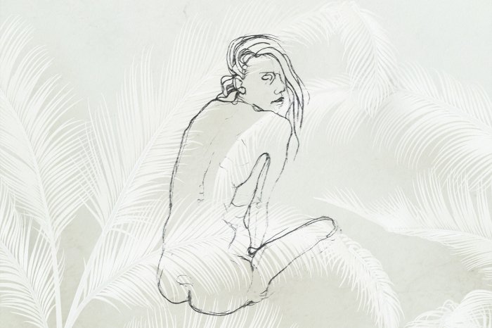 Fotobehang Een tekening van een vrouwenfiguur omringd door palmbladeren.