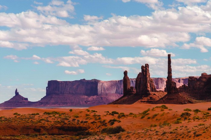 Fotobehang Rotsachtige rode heuvels