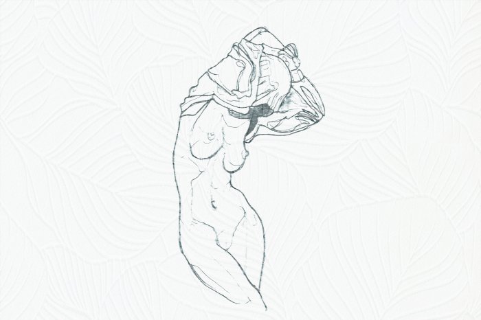 Fotobehang Een delicaat portret van een vrouw tegen een achtergrond van bladeren