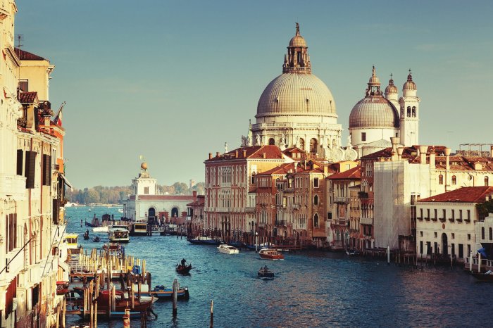 Fotobehang De historische tempel van Santa Maria della Salute
