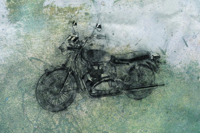 Fotobehang Schets van een motorfiets tegen een verouderde betonnen achtergrond