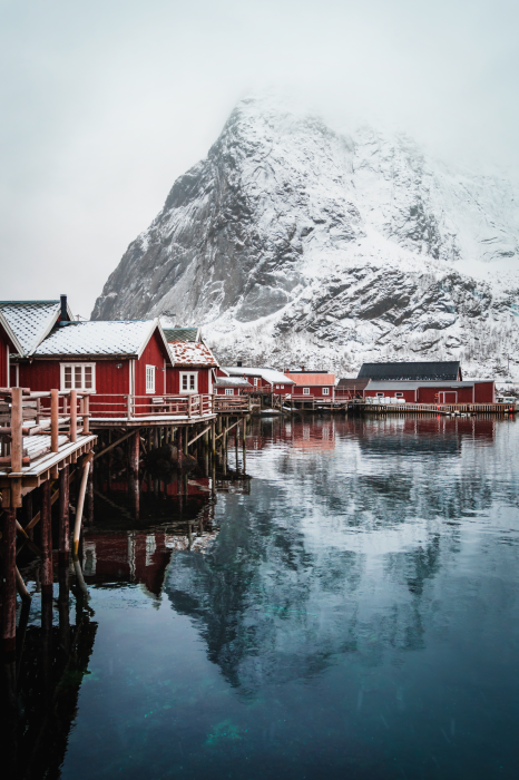 Poster Winterlandschap met weerspiegeling in het meer