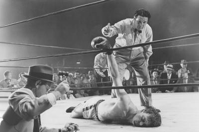 Fotobehang De scheidsrechter telt een speler