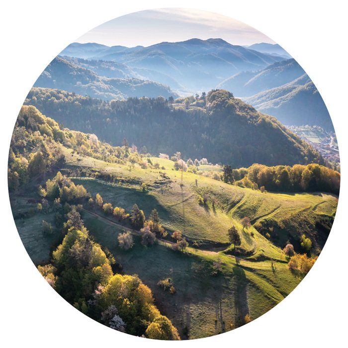 Sticker Groene heuvels en bergen, een schilderachtig landschap