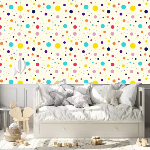 Behang Beige dessin met grote en kleine gekleurde stippen