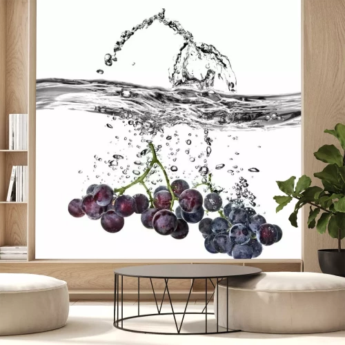 Fotobehang Druiventrossen in water