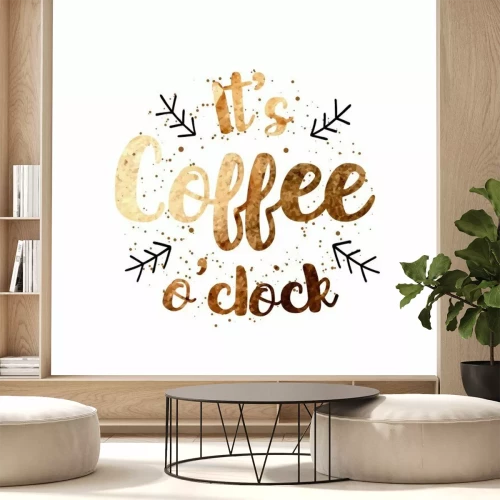 Sticker Vector "Het is koffie 's avonds" citaat etiket ontwerp met hand getekende aquarel textuur voor posters, wenskaarten, menu's, stickers en andere