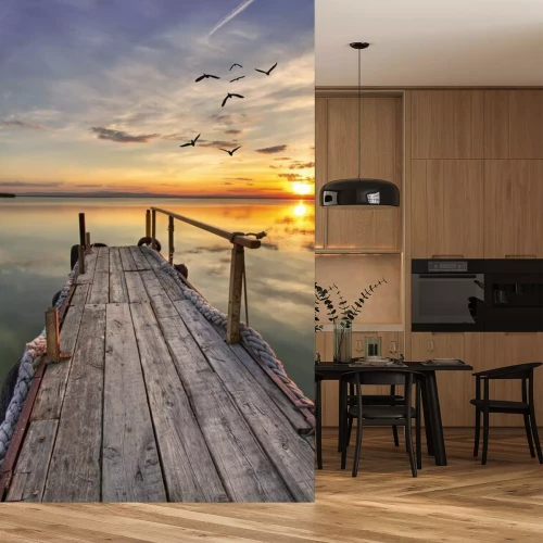 Fotobehang Verwaarloosde brug over het meer