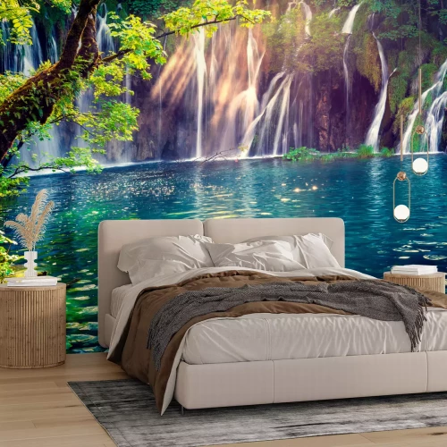 Fotobehang Waterval en turquoise meer