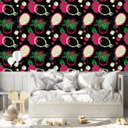 Behang Drakenfruit op een zwarte achtergrond