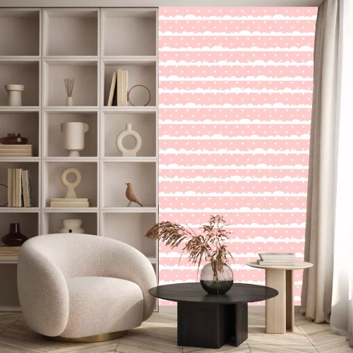 Behang Wolken en stippen op een roze achtergrond