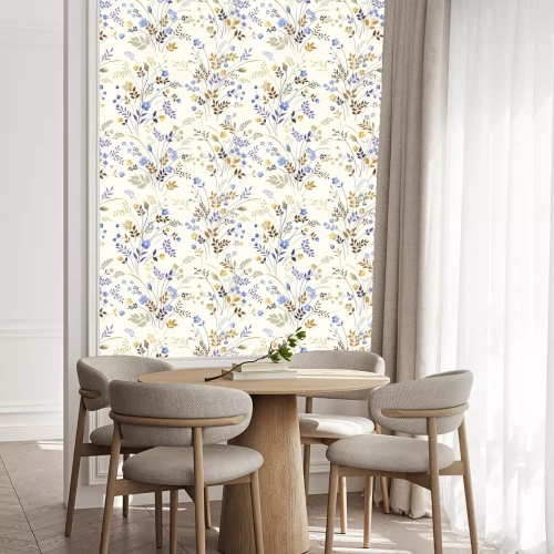 Behang Bloemmotief met blauwe bloemen