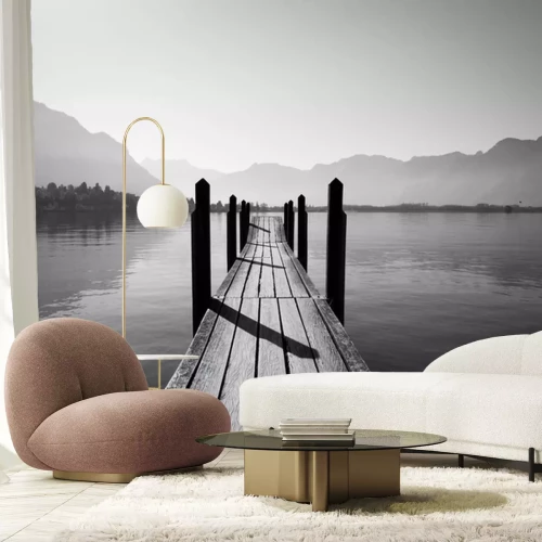 Sticker Een pier die diep het meer in gaat