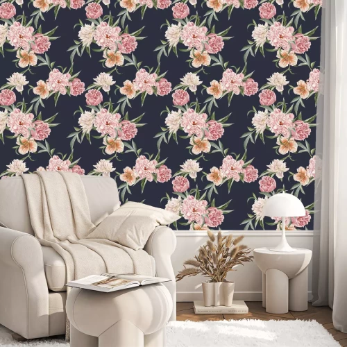 Behang Tuinpioenen en lelies donkerblauwe achtergrond