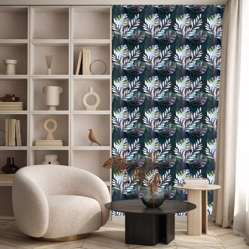 Behang Naadloos levendig tropisch patroon. Kleurrijke palmbladen op een zwarte achtergrond.