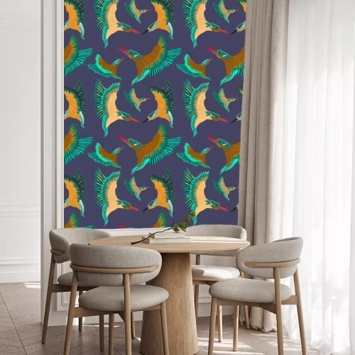 Behang Ijsvogels naadloze patroon. Vectorillustratie van de vogels op donkerblauwe achtergrond