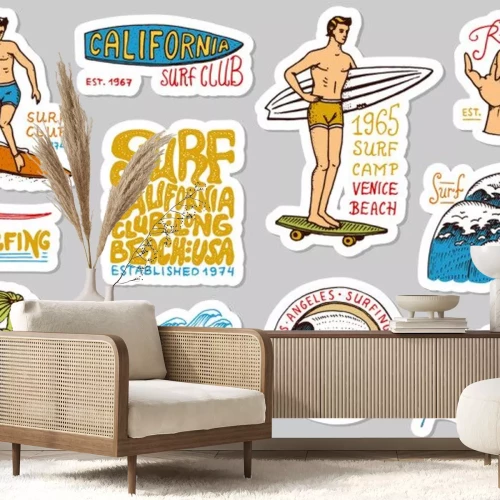 Sticker Vintage surfer-insignes. Tropische stickers en Californië. Golf, palmboom en oceaan. Man op de surfplank, zomer strand en zee. Gegraveerde embleemhand getrokken. Banner of poster. Sport in Hawaii.