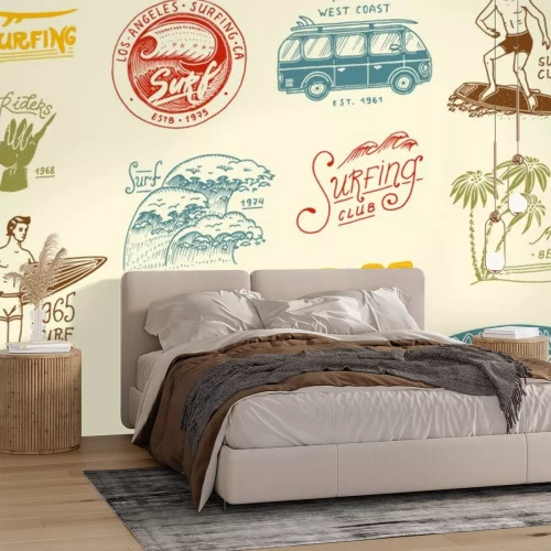 Sticker Surfbadge en golf, palmboom en oceaan. tropen en Californië. man op de surfplank, zomer op het strand en de zee. gegraveerde embleem hand getrokken. Banner of poster. sporten op Hawaii.