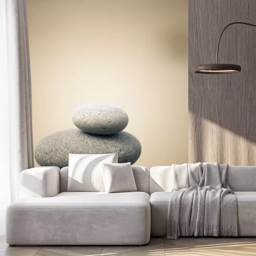 Sticker keien gestapeld op een rots achtergrond