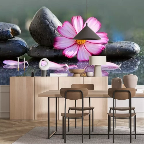 Sticker Bloem en stenen op een spiegelend oppervlak