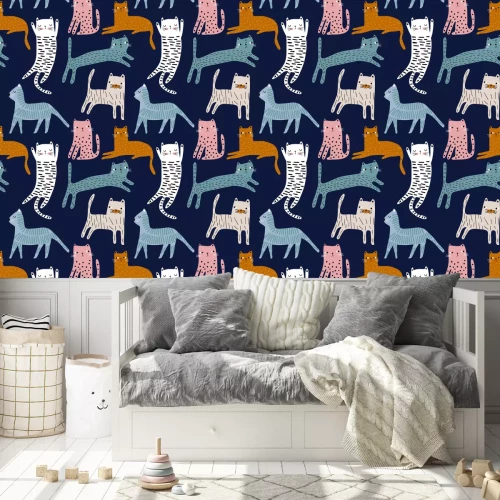 Behang Geïllustreerde kleurrijke katten op een marineblauwe achtergrond