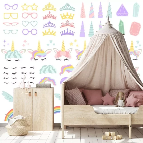 Sticker Een set afbeeldingen in het klimaat van magische eenhoorns