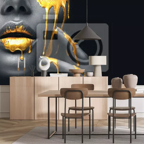 Fotobehang Zwart-gouden portret van een vrouw met een verfdruppeleffect