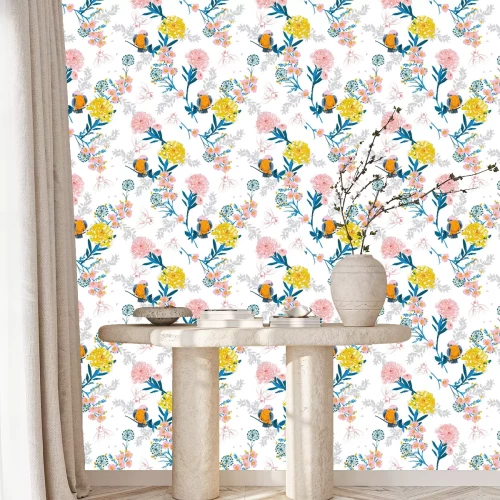 Behang Kleurrijke vogels en roze bloemen in oosterse stijl