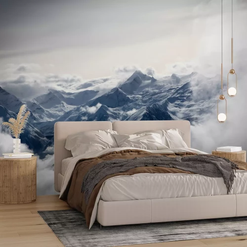 Fotobehang Bergen in witte wolken