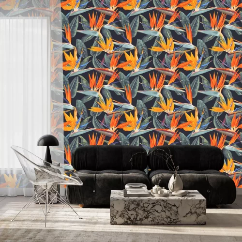 Behang Tropische kleurrijke bloemen op een donkere achtergrond