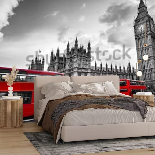 Fotobehang Londense straten met rode bussen in zwart-wit