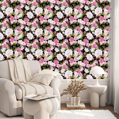 Behang Bloeiende pioenrozen en vlinders