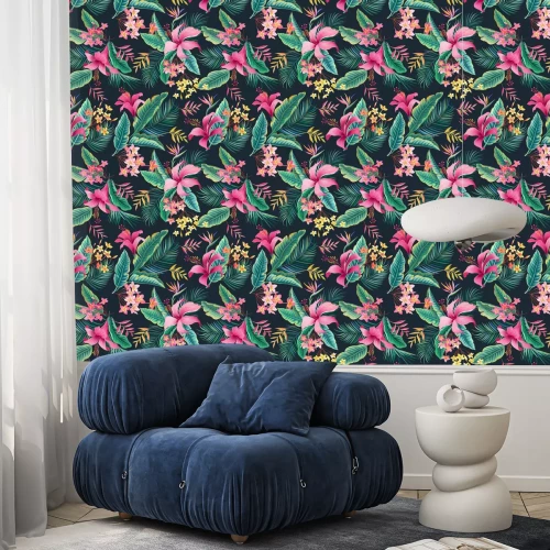 Behang Roze hibiscusbloemen tussen tropische bladeren