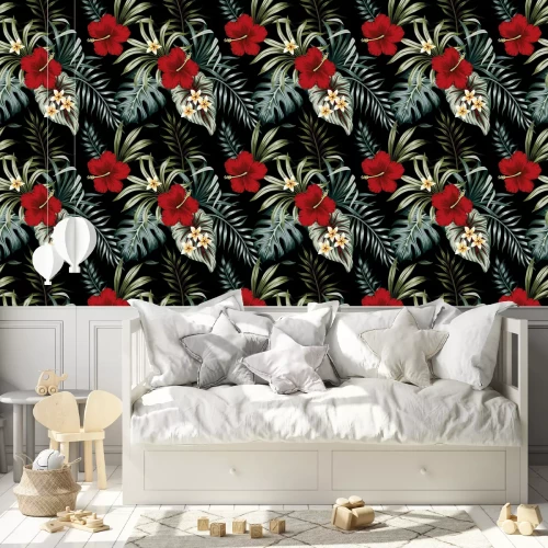 Behang Rode en witte bloemen met tropische bladeren