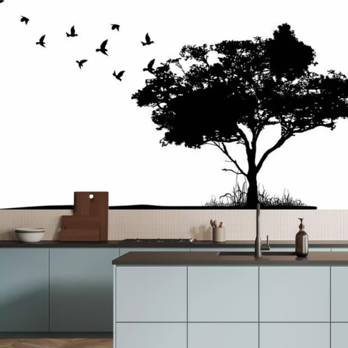 Sticker Tekening van zwart-witte vogels en een grote boom