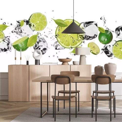 Fotobehang Limoenschijfjes en ijsblokjes die in het water worden gedoopt.