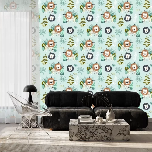 Behang Leeuwenkoning tussen tropische bladeren