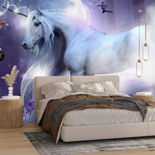 Fotobehang Witte eenhoorn en feeën in een magisch bos