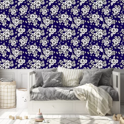 Behang Witte bloemen op een marineblauwe achtergrond