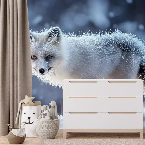 Fotobehang Poolvos in een besneeuwd bos