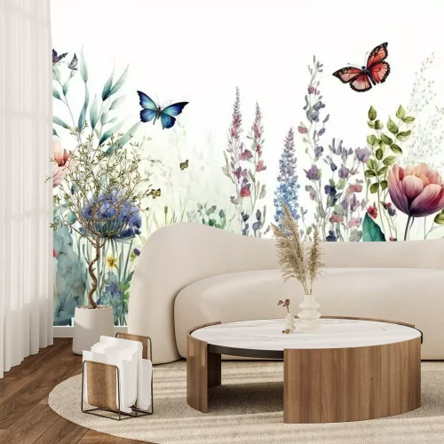 Fotobehang Bordure horizontale harmonieuse avec fleurs multicolores abstraites, feuilles et plantes vertes, papillons volants. Motif isolé à l'aquarelle sur fond blanc, prairie d'été illustration panoramique.