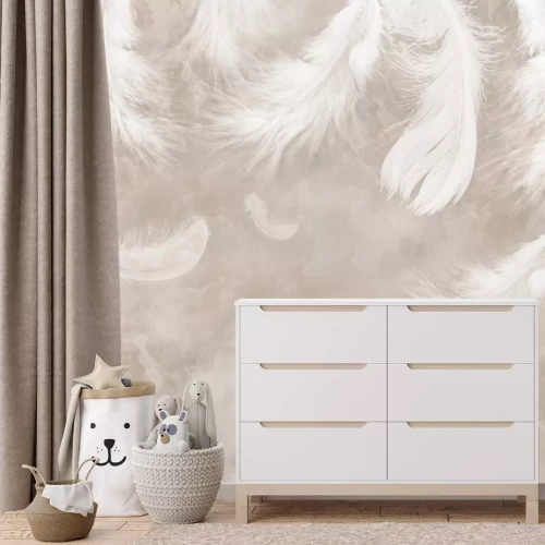 Fotobehang Witte veren op een beige achtergrond in aquarel