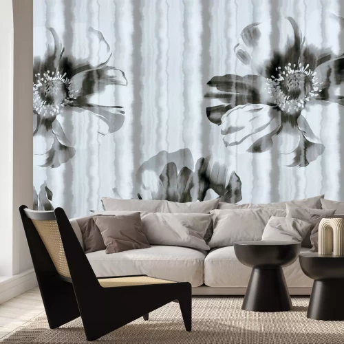 Fotobehang Klaprozen op een gestreepte achtergrond in een monochroom patroon