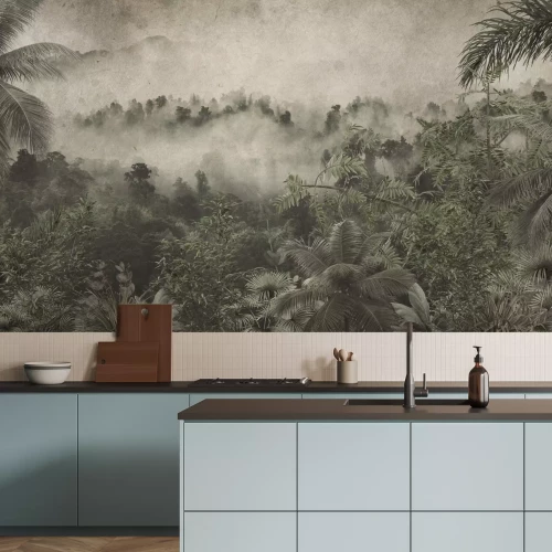 Fotobehang Mistig tropisch bos met bergen op de achtergrond