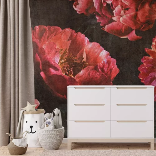 Fotobehang Rode bloemen op een donkere achtergrond