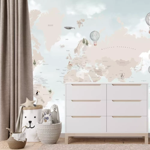 Fotobehang Wereldkaart voor kinderen met een lucht en wolken op de achtergrond