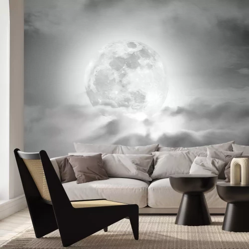 Fotobehang De maan en de delicate wolken in grijstinten