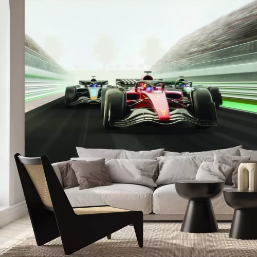 Fotobehang Raceauto&#39;s racen over de baan met palmbomen op de achtergrond