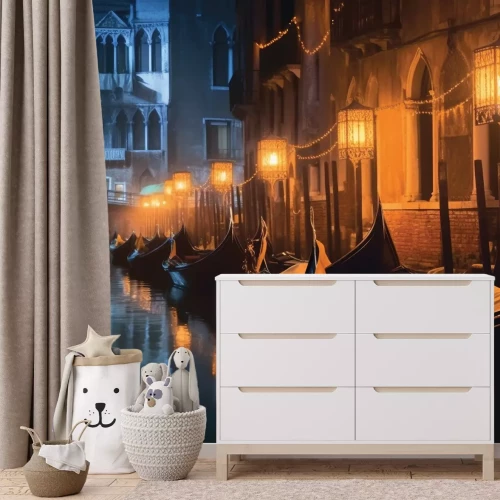 Fotobehang Romantisch grachtengezicht met huurkazernes en gondels