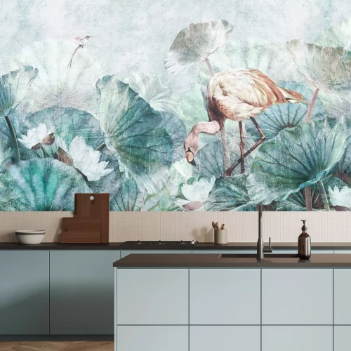 Fotobehang Flamingo tussen tropische bladeren en bloemen